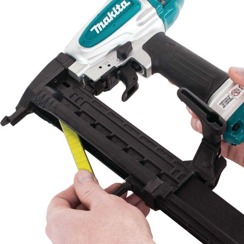 Makita AT638A Pneumatic 18Ga Narrow Crown Stapler