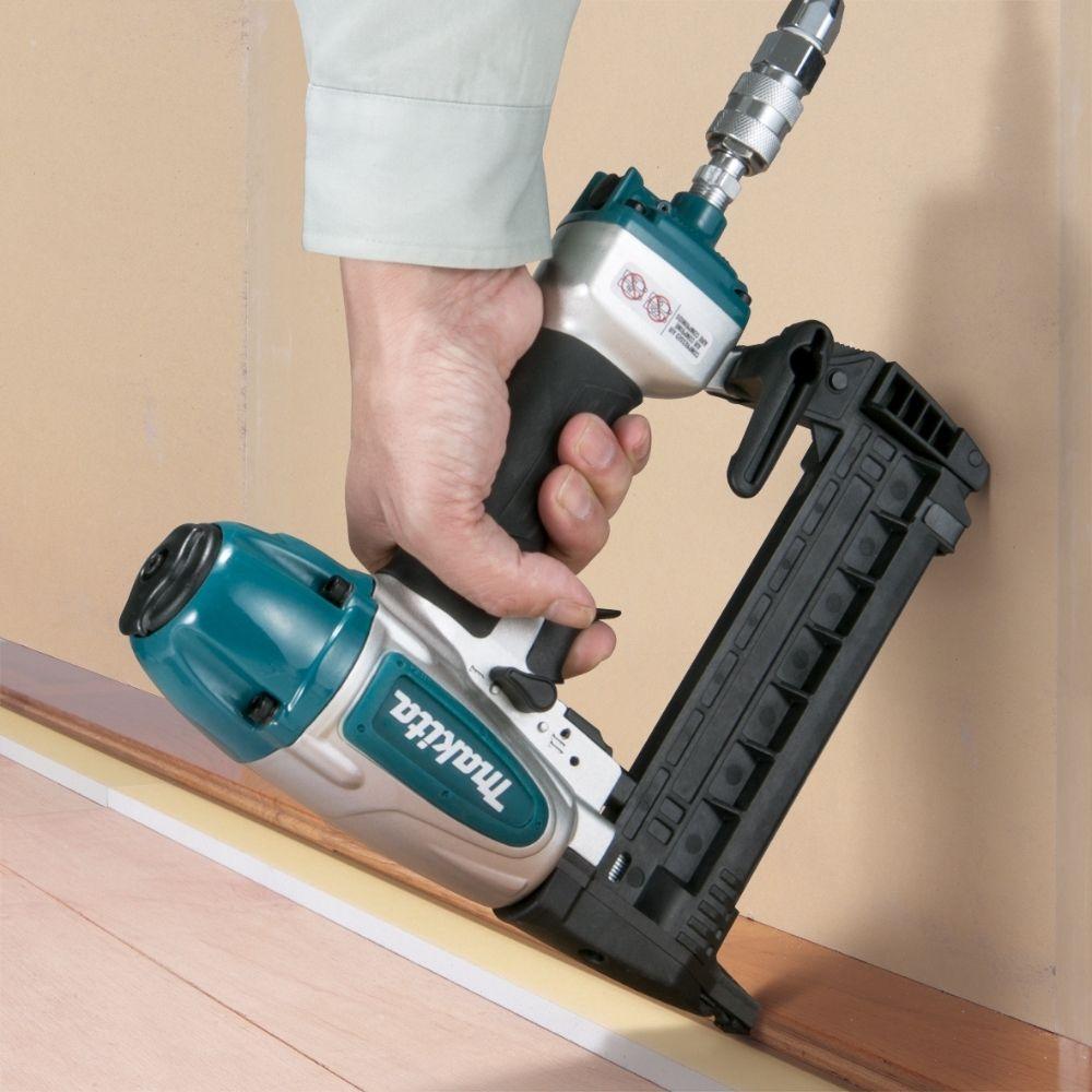 Makita AT638A Pneumatic 18Ga Narrow Crown Stapler - Tool Market